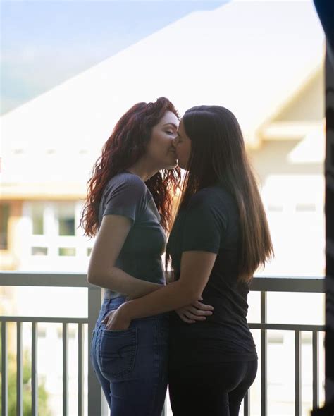 kissing lesbians|Kissing Videos